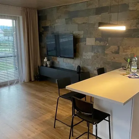 Apartament J2 *
