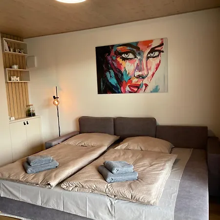 Apartament J2 *